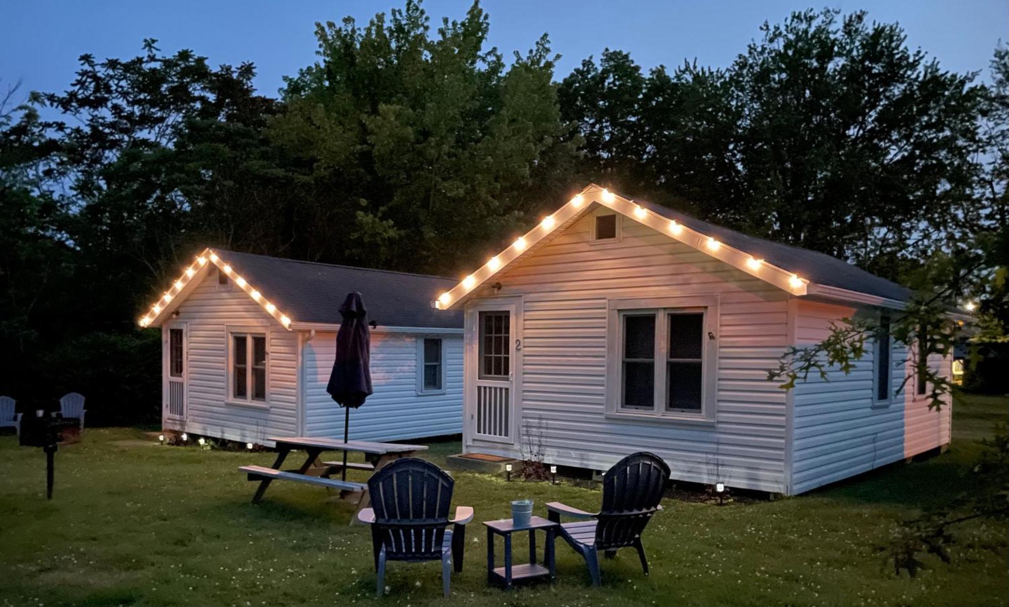 Drop Anchor Cottages And Lake House Geneva-on-the-Lake Exteriör bild